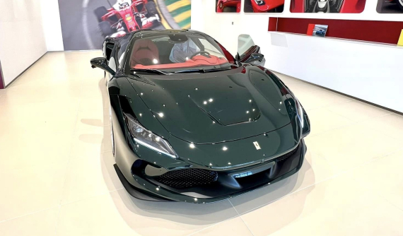 Đánh giá nhanh Ferrari F8 Spider mới về nước: Màu sơn mang tính lịch sử của ngành công nghiệp ô tô nước Anh, sự đẳng cấp của 1 doanh nhân Việt chịu chơi