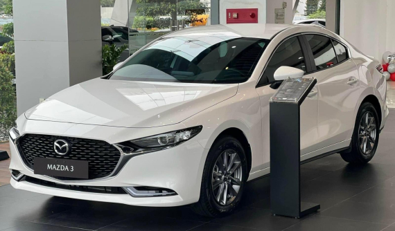 Mazda3 được ưu đãi đến 70 triệu, giá lăn bánh của bản tiêu chuẩn chỉ còn dưới 710 triệu đồng