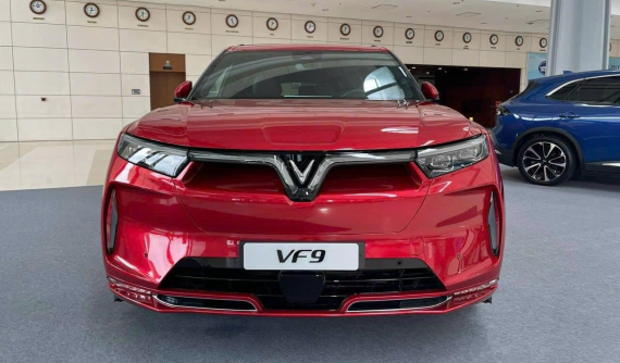 VinFast bàn giao 915 ô tô điện cho khách hàng Việt trong tháng 3/2023, trong đó có 51 chiếc VF9