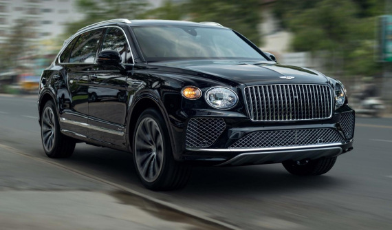 Bentley Bentayga EWB Azure First Edition 2023 đã về đến sát cửa khẩu của Việt Nam, liệu có đại gia nào dám làm thủ tục thông quan