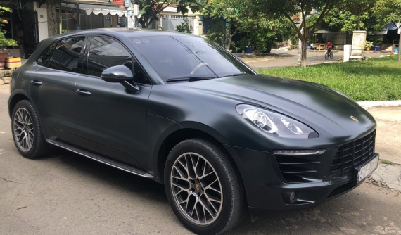 Chủ xe Porsche Macan:  mang xe đi thay cản trước chính hãng, sau 5 ngày xe chảy dầu, lỗi hộp số