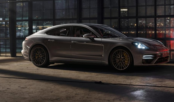 Hơn 300 xe Porsche Panamera tại Việt Nam bị triệu hồi do lỗi điều hòa