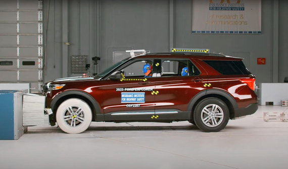 4 mẫu SUV gia đình có khả năng bảo vệ hành khách phía sau tốt nhất hiện nay