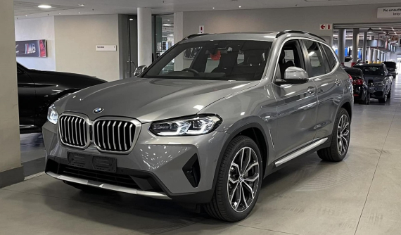 SUV hạng sang BMW X3 được giảm giá lên đến 90 triệu đồng