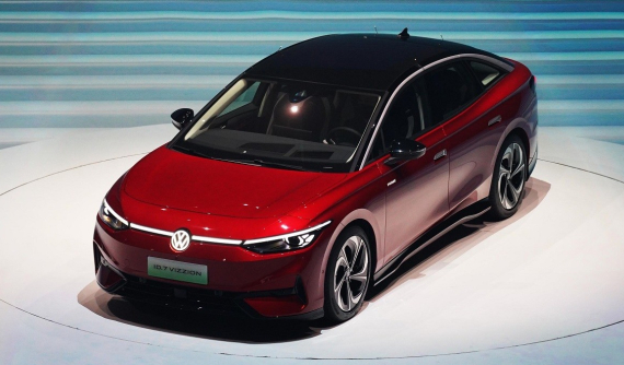 Volkswagen ID.7 gia nhập phân khúc xe điện, phả hơi nóng lên Hyundai Ioniq 6