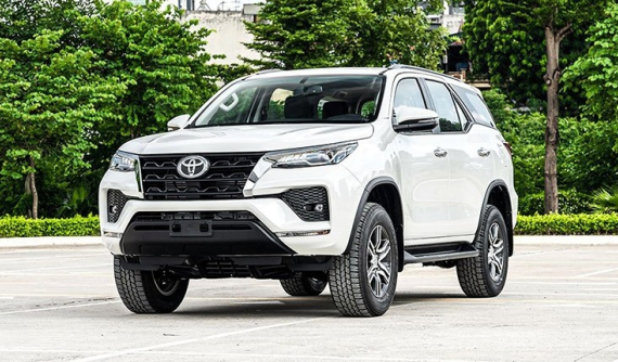 Toyota Fortuner sản xuất năm 2022 giảm giá kịch sàn, tổng giá trị khuyến mãi lên tới 150 triệu