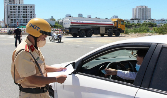 Cán bộ, đảng viên sẽ bị báo về cơ quan nếu vi phạm giao thông