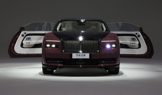 Xe điện đầu tiên của Rolls-Royce được giới thiệu tại láng giềng của Việt Nam, giá từ 19 tỷ đồng