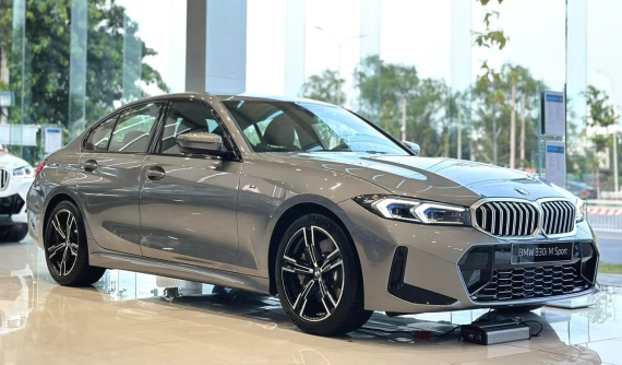 Cận cảnh BMW 330i M Sport LCI 2023 tại đại lý, rẻ hơn 320 triệu đồng so với Mercedes-Benz C300 AMG