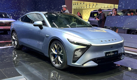 Sterra ES - đối thủ mới của Tesla Model 3, chạy được 150 km sau 5 phút sạc