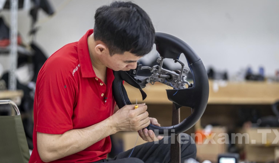 Phục hồi vô lăng cũ chỉ với 800 nghìn đồng: trông mới, đẹp và xịn hơn hẳn dùng bọc vô lăng mua sẵn