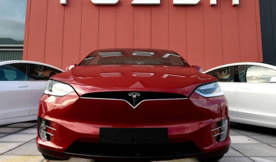 Tesla và Porsche dẫn đầu về số lần triệu hồi xe