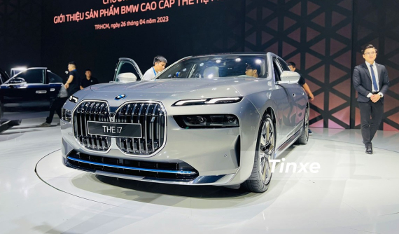 BMW i7 2023 gia nhập phân khúc xe điện hạng sang tại Việt Nam, so kè cùng Mercedes-EQS