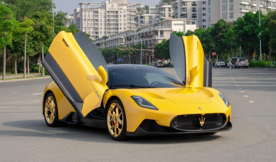 Trầy trật lắm mới ra được biển số Tây Ninh cho siêu xe Maserati MC20 “mạ vàng”, đại gia rao bán gần 17 tỷ đồng