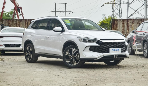 Chưa ra mắt, BYD Song Pro 2023 đã bị tóm gọn không che tại đại lý, đối thủ chính của Mazda CX-5, Honda CR-V