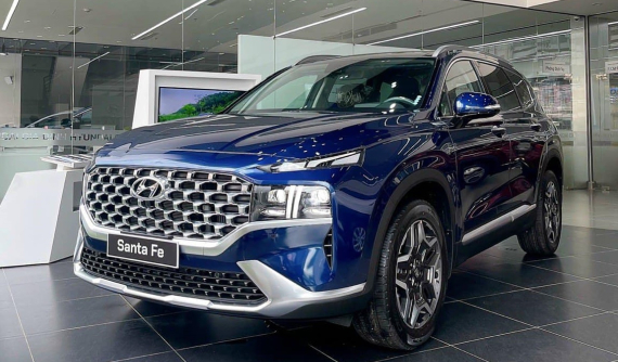 Chưa hết hàng tồn, Hyundai Santa Fe tiếp tục được "xả kho" với ưu đãi gần 200 triệu đồng