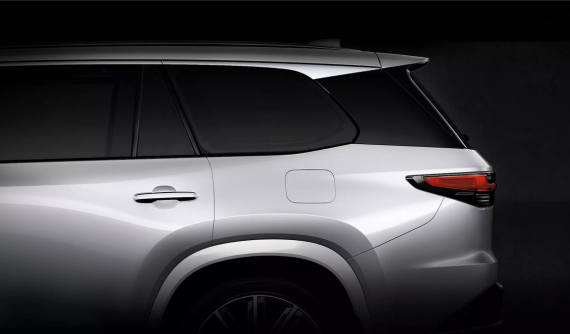 Lexus TX 2024 lần đầu tiên được hé lộ hình ảnh chính thức, đèn hậu giống Toyota Fortuner