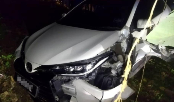 Cậu nhóc 6 tuổi làm hỏng chiếc Vios của bố mẹ khi tự lái xe chở em trai đi mua đồ chơi