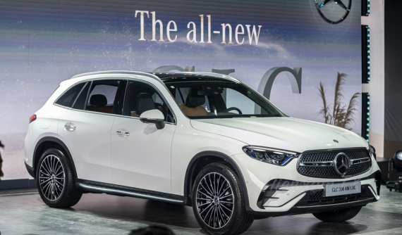 Đánh giá nhanh Mercedes-Benz GLC 300 4Matic 2023: giá cao hơn BMW X3 nhưng "đắt xắt ra miếng"