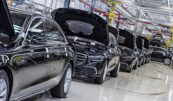 Mercedes-Benz phải tạm ngừng sản xuất S-Class và EQS vì vụ xả súng trong nhà máy