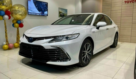 Doanh số sedan hạng D tháng 4/2023: Toyota Camry mãi đỉnh