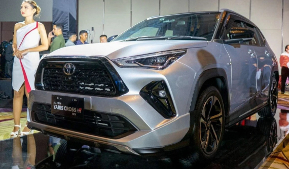 Cận cảnh Toyota Yaris Cross 2023 phiên bản GR Sport với thiết kế thể thao hơn, chờ ngày về Việt Nam
