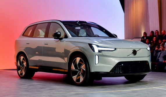 SUV điện có thể bán ở Việt Nam Volvo EX90 bị hoãn giao xe đến nửa năm để sửa lỗi phần mềm