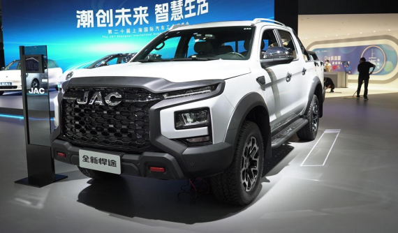 Đánh giá nhanh JAC T9 Hunter: Khi hãng xe tải nổi tiếng tại Việt Nam làm xe bán tải có gì hot?