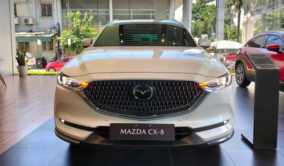 Giá Mazda CX-8 "chạm đáy", bản tiêu chuẩn còn rẻ hơn cả Toyota Corolla Cross bản cao cấp