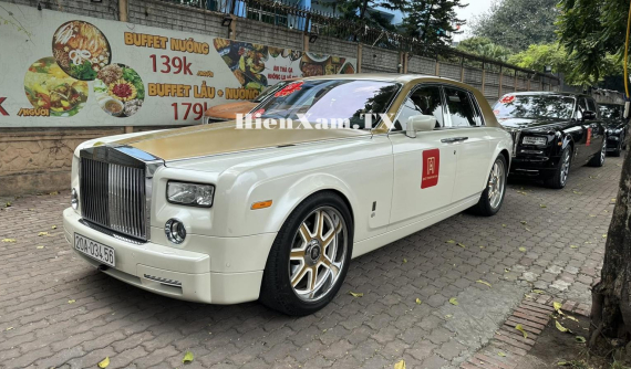 Rolls-Royce Phantom biển khủng của Thái Nguyên mới làm xe hoa ở Hà Nội có gì hấp dẫn?
