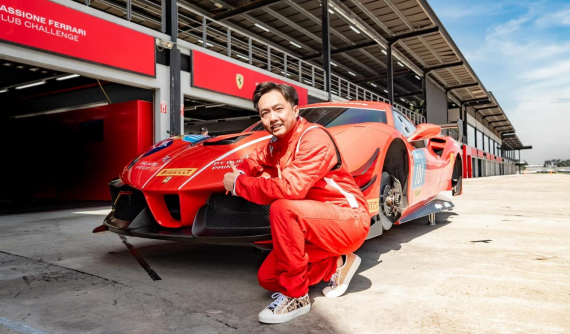Cường "Đô-la" lần đầu trải nghiệm trên xe đua Ferrari 488 Challenge