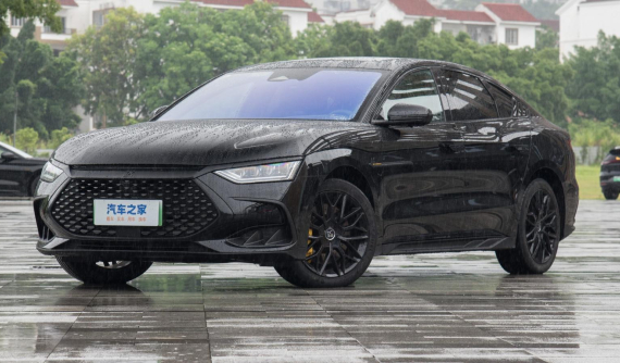 BYD Han DM-p Ares ra mắt, tăng tốc nhanh như siêu xe, "ăn xăng" ít hơn cả Mazda3 hay Suzuki Ertiga