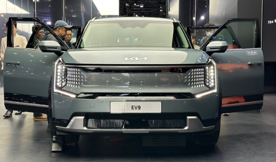 Kia EV9 2024 "bán chạy như tôm tươi", chưa đầy 2 tuần đã có hơn 10.000 người đặt mua