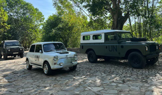 Cặp đôi xe Anh quốc độc lạ của ông Đặng Lê Nguyên Vũ lần đầu lộ diện có gì hay?