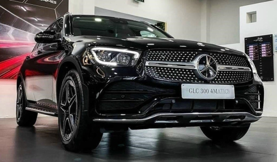 Mercedes-Benz GLC 300 4Matic bản cũ còn tồn kho được đại lý ưu đãi tiền mặt lên đến 400 triệu đồng