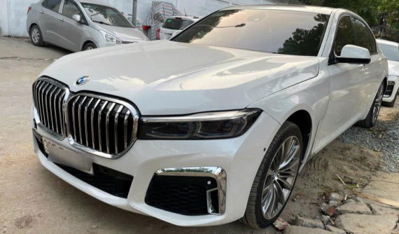 Chiếc xe sang BMW 7-Series tìm chủ mới với giá chỉ 600 triệu đồng vì lý do này