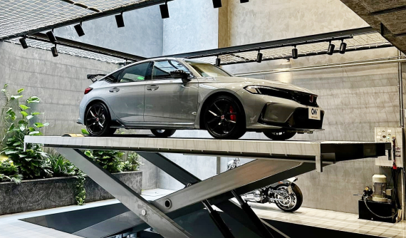 Cường "Đô-la" gây bất ngờ khi tậu Honda Civic Type R 2023 đầu tiên Việt Nam, giá hơn 2,6 tỷ đồng