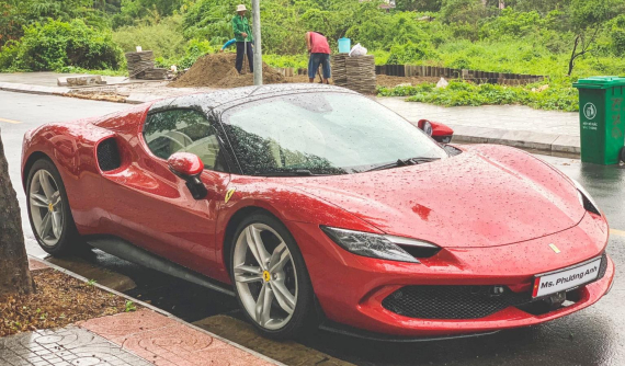Dạo 1 vòng phố biển Vũng Tàu, Ferrari 296 GTS đã được chủ nhân cho về Bạc Liêu, chờ ngày đẹp để bấm biển