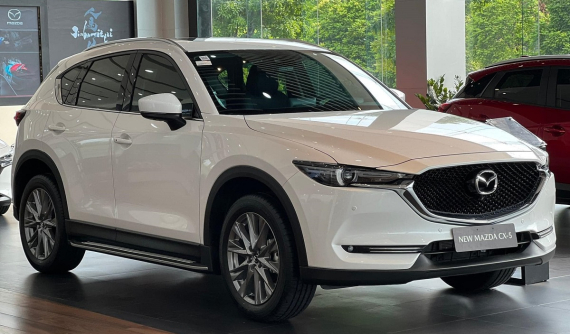 Trước thời điểm ra mắt phiên bản mới, Mazda CX-5 hạ giá kỷ lục xuống chỉ còn từ 719 triệu đồng