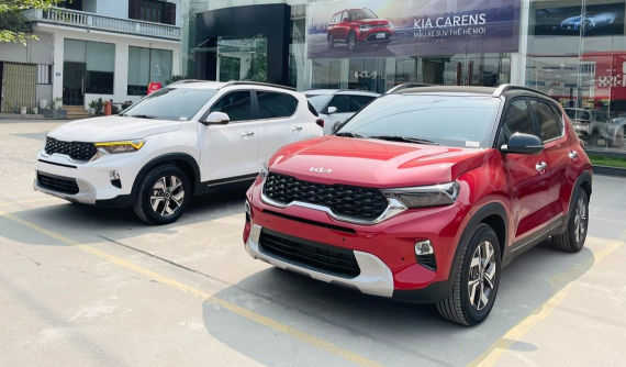 SUV hạng A Kia Sonet có giá ưu đãi mới, các bản thấp đều rẻ hơn đối thủ Toyota Raize