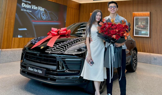 Nối gót theo Quế Ngọc Hải, hậu vệ Đoàn Văn Hậu tậu xe Porsche Macan 2023, giá từ 3,3 tỷ đồng
