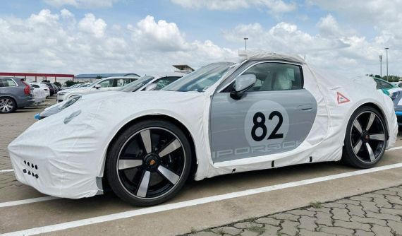 2 chiếc Porsche 911 bản giới hạn mới cập cảng tại Việt Nam: Đều có số thứ tự là ngày sinh của chủ nhân