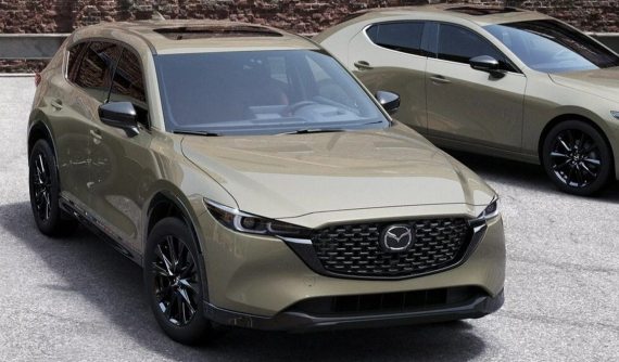 Trước khi ra mắt Việt Nam, Mazda CX-5 được bổ sung phiên bản Carbon Turbo mới với màu sơn vàng cát