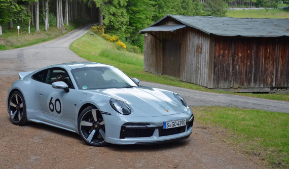 Đánh giá nhanh Porsche 911 Sport Classic tại Việt Nam: Nội thất xứng tầm đẳng cấp, ngoại thất "tân cổ giao duyên"