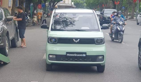 Xe điện Trung Quốc Wuling Hongguang Mini EV bị bắt gặp trên phố Hà Nội, dự kiến ra mắt cuối tháng này