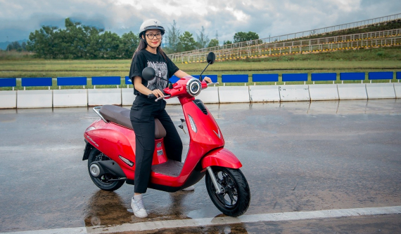 VinFast Evo 200 Lite giảm giá còn 19,4 triệu đồng, giảm phí thuê pin