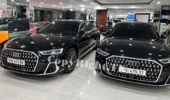 Cặp đôi Audi A8L 2022 của Cường "Đô-la" và Minh "Nhựa" không hẹn mà gặp tại showroom bán xe