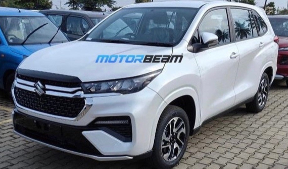 Suzuki Invicto xuất hiện tại đại lý, thiết kế thay đổi so với "anh em song sinh" Toyota Innova 2023