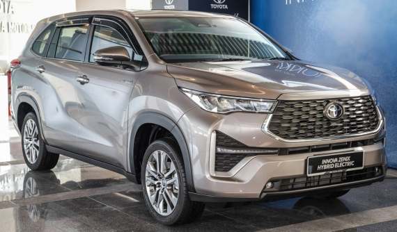 Cận cảnh Toyota Innova 2023 màu nâu đồng mới ra mắt Đông Nam Á, giá lên đến hơn 1 tỷ đồng