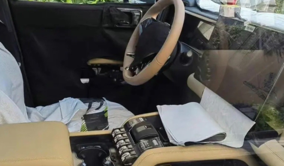 SUV việt dã BYD Fang Cheng Bao SF lộ thiết kế nội thất, chuẩn bị đối đầu Mercedes-Benz G-Class